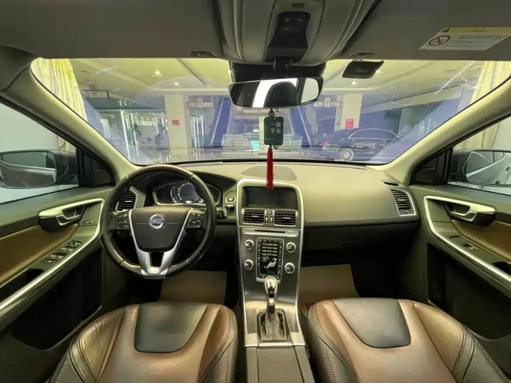 Volvo XC60 — миниатюра 9