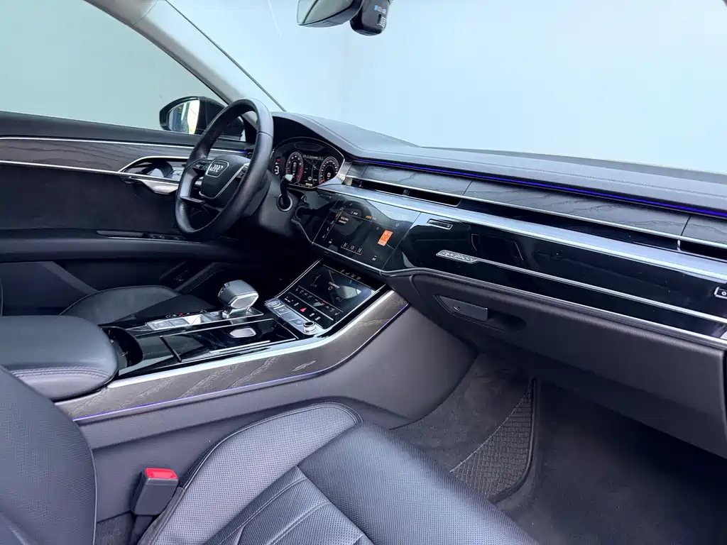 Audi A8 — миниатюра 8