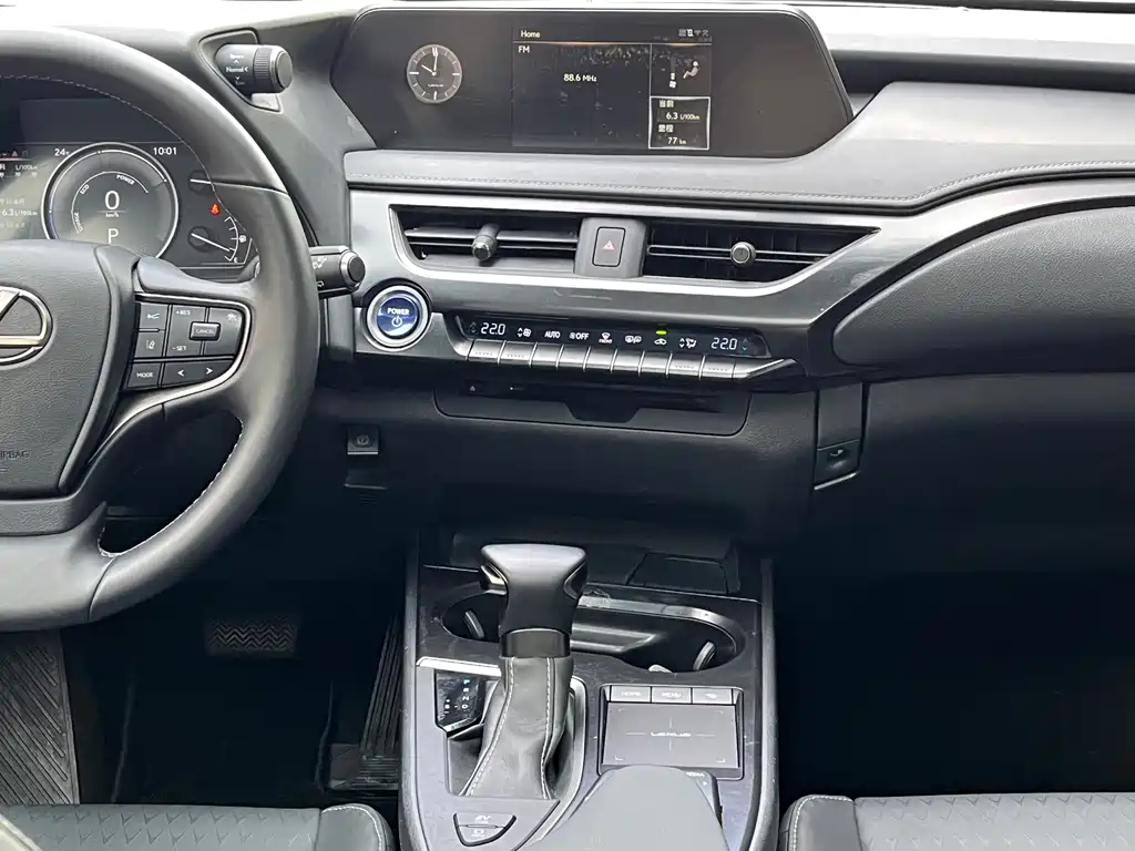 Lexus UX — миниатюра 12