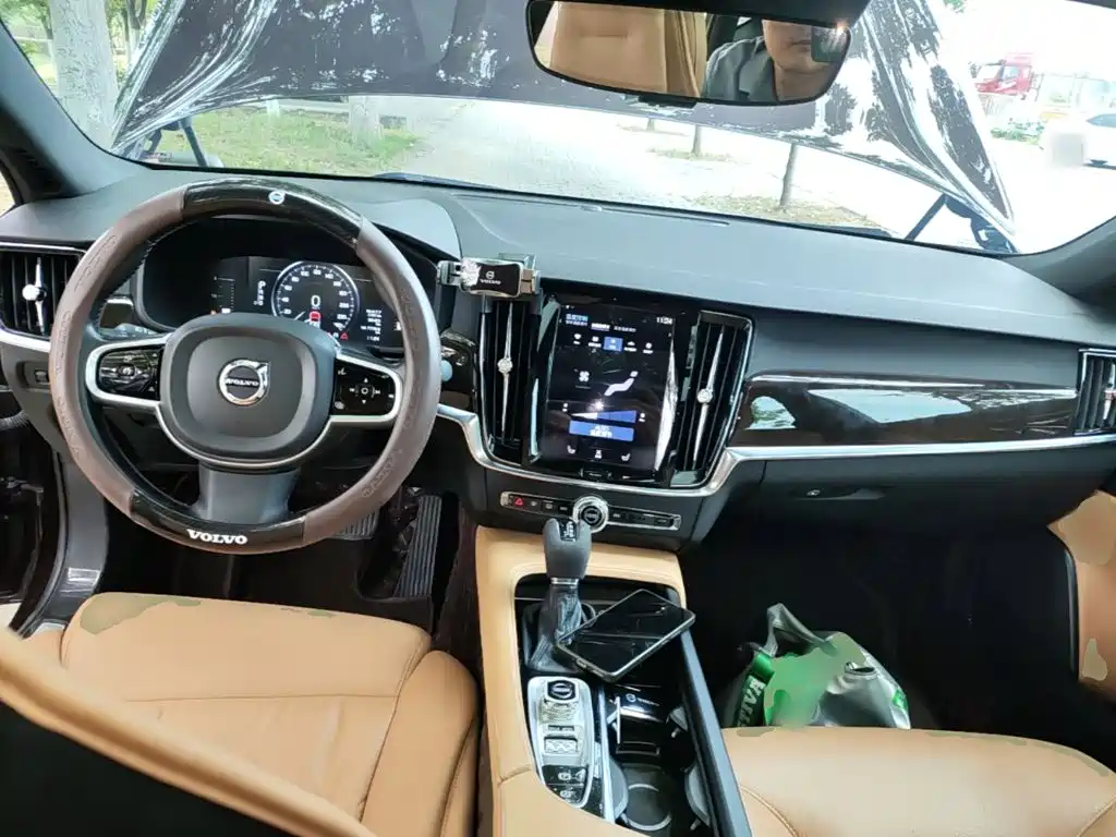 Volvo S90 — миниатюра 10