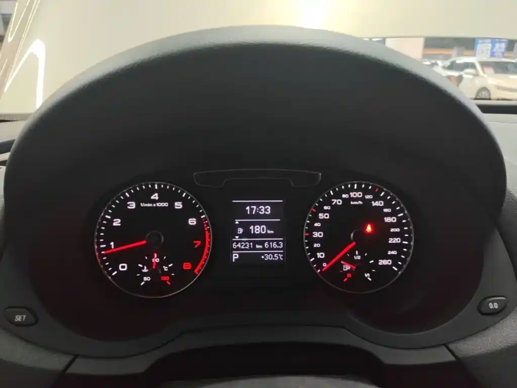 Audi Q3 — миниатюра 12