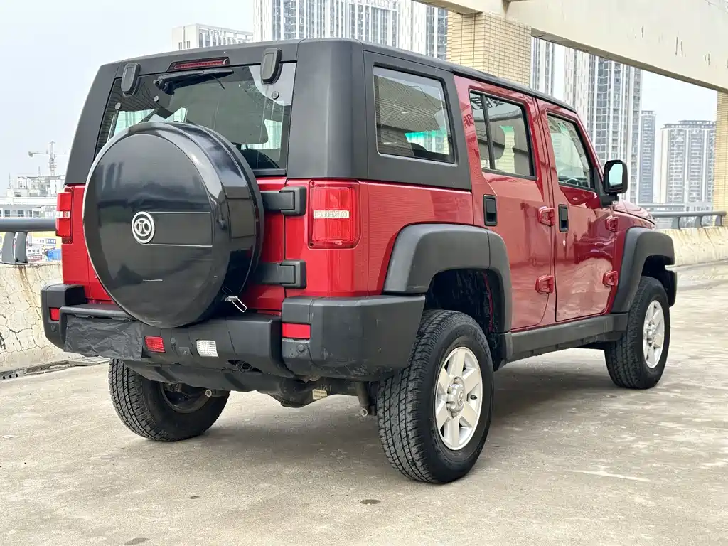 BAIC BJ40 2016 40L 2.0T MT Luxury