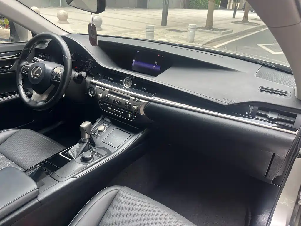 Lexus ES — фотографии объявления, Фото 21