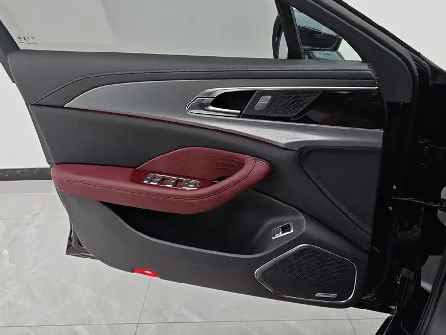 Hongqi Hongqi H5 — миниатюра 7
