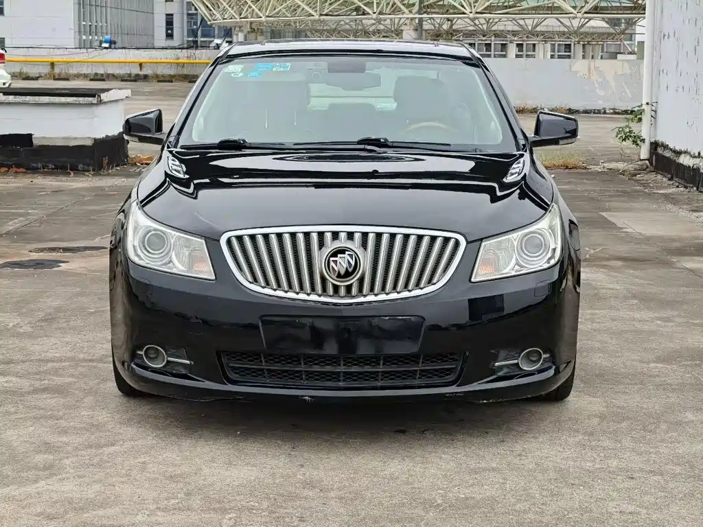Buick LaCrosse — миниатюра 2