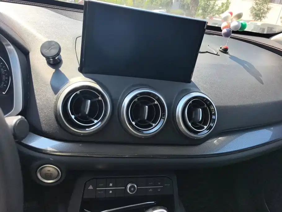 Wey Wey VV5 — миниатюра 13