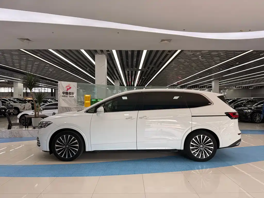 Volkswagen Viloran 2020 380TSI Luxury