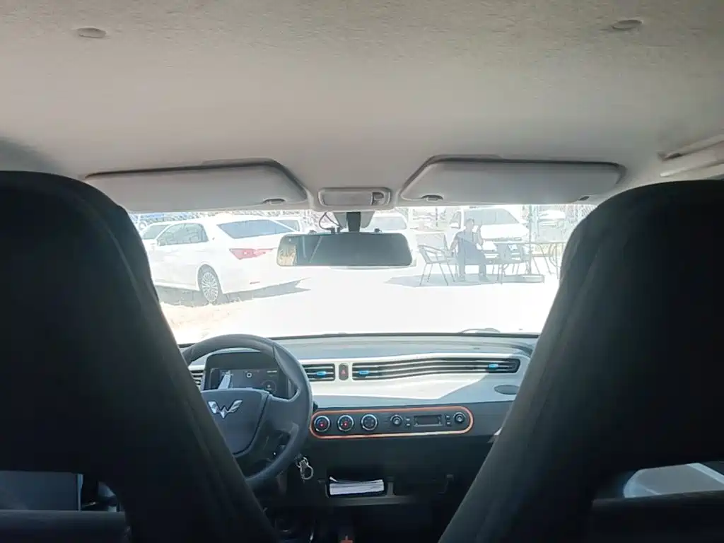 Wuling MINIEV — миниатюра 18