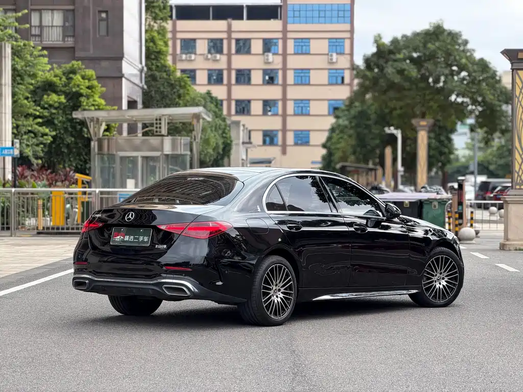 Mercedes-Benz C-Class — миниатюра 7