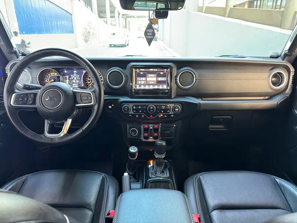 Jeep Wrangler — миниатюра 13