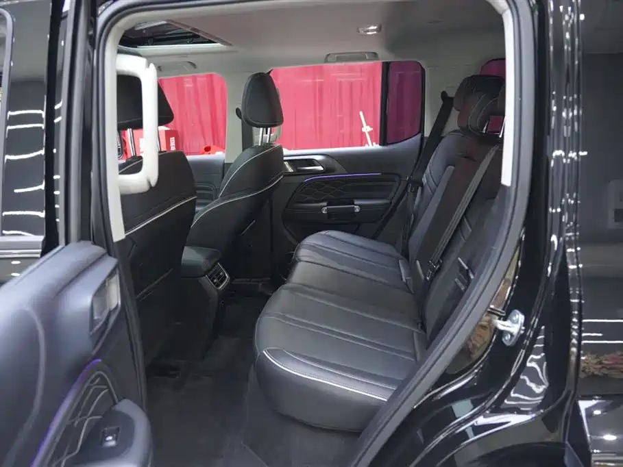 TANK TANK 300 NEW ENERGY