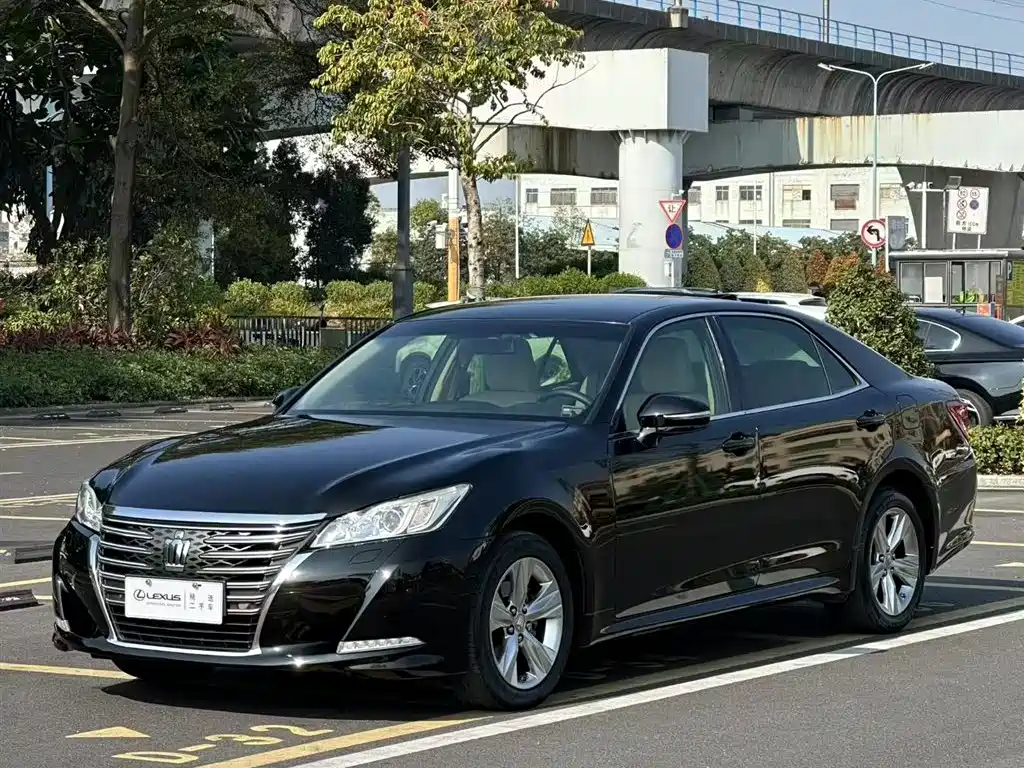 Toyota Crown 2017