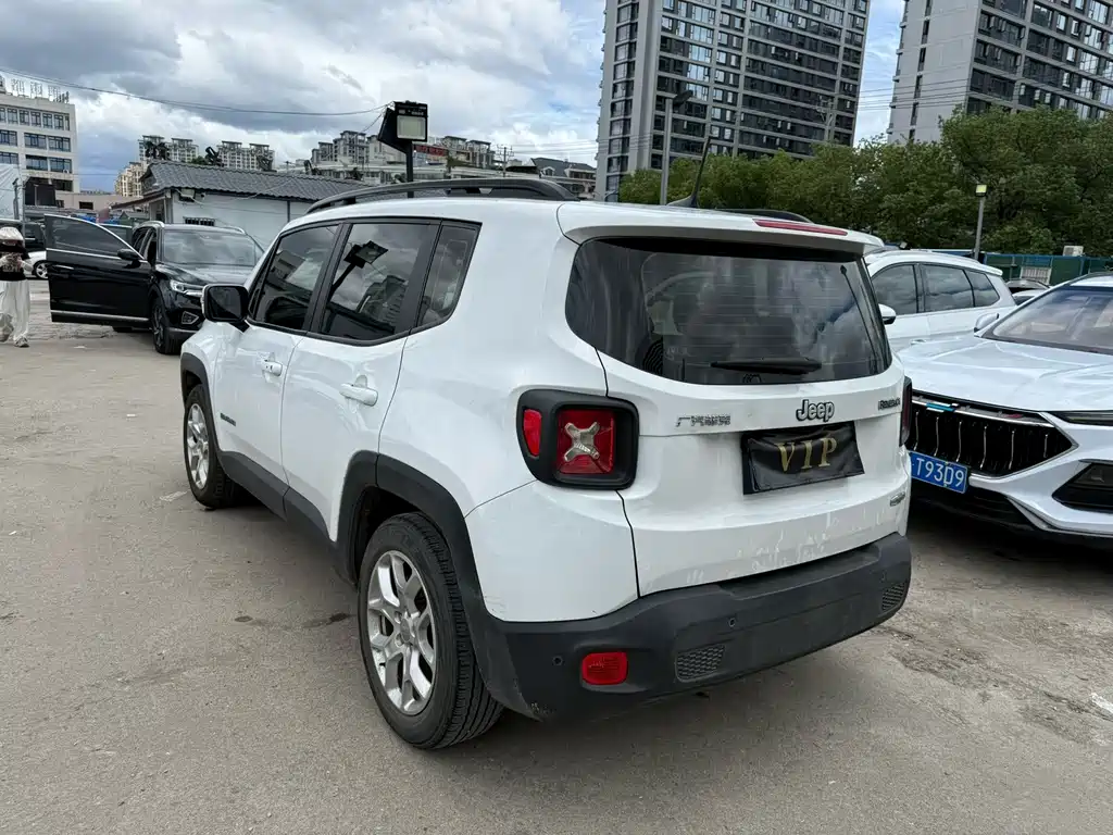 Jeep Renegade — миниатюра 8