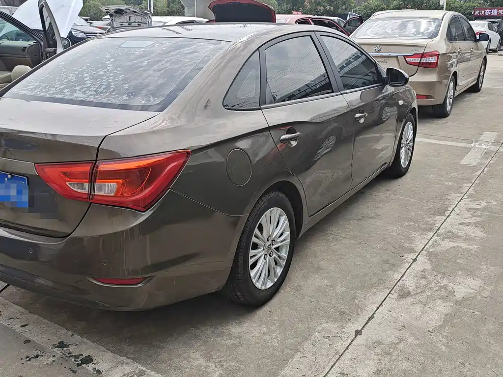 Buick Excelle — миниатюра 4