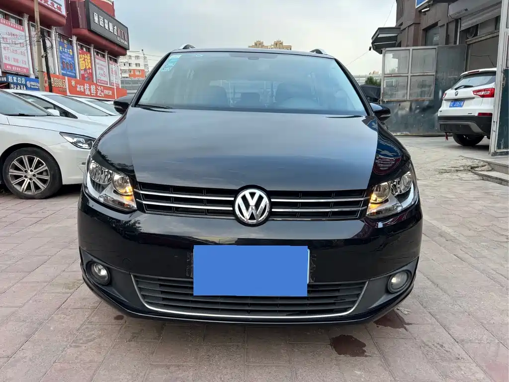 Volkswagen Touran — миниатюра 2