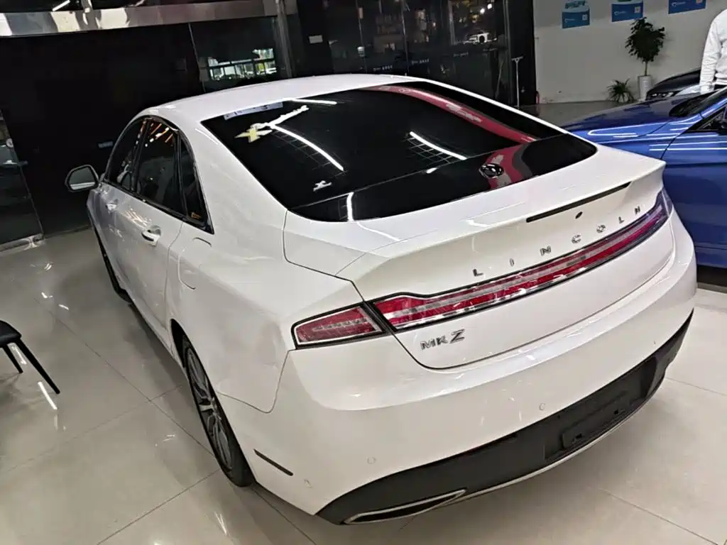 Lincoln MKZ — миниатюра 5