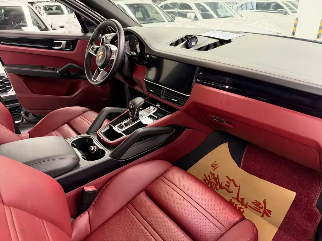 Porsche Cayenne — миниатюра 7