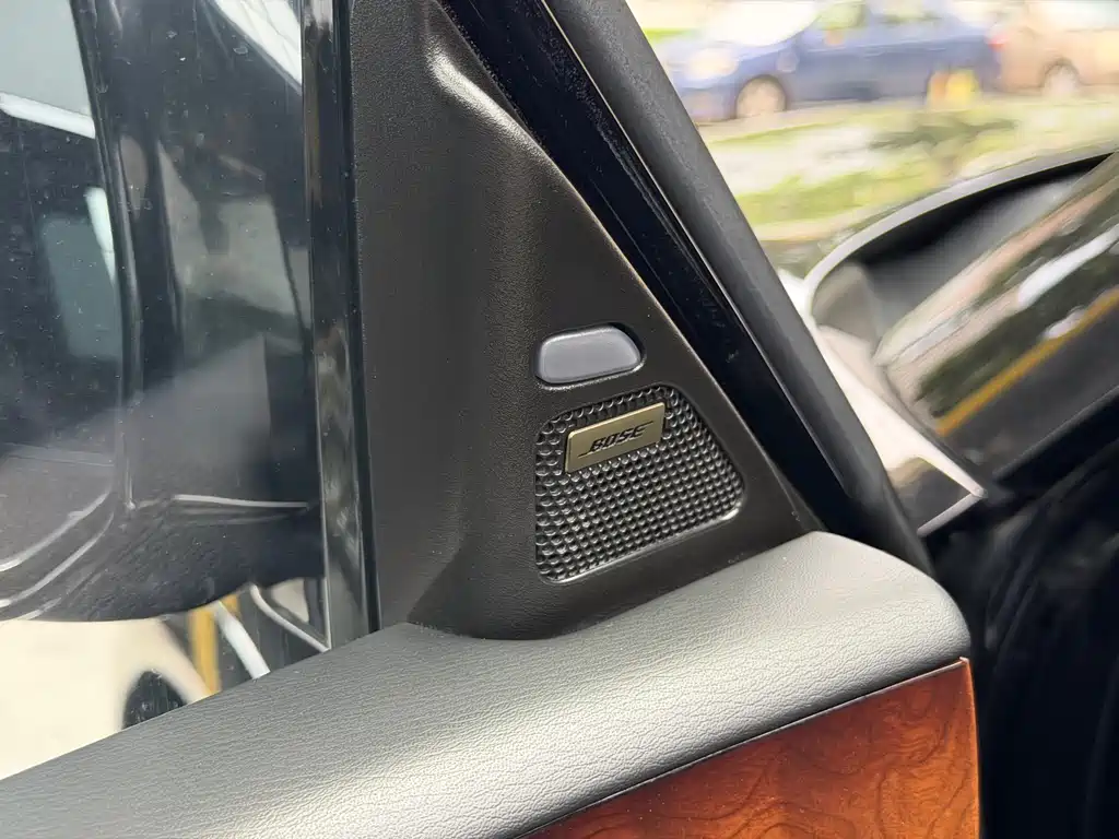 Infiniti QX80 2016 5.6L 4WD