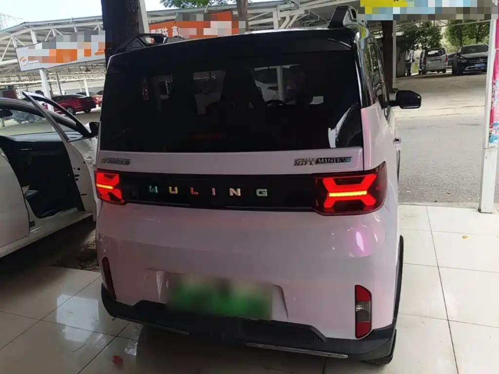 Wuling MINIEV — миниатюра 6