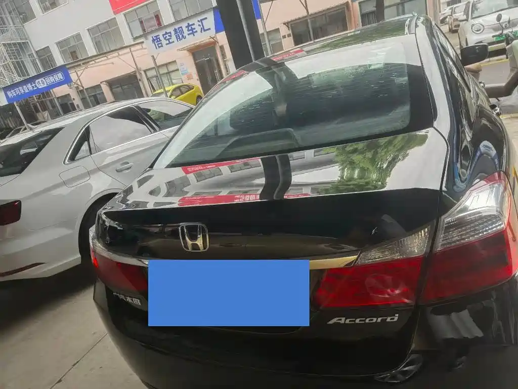 Honda Accord — миниатюра 12
