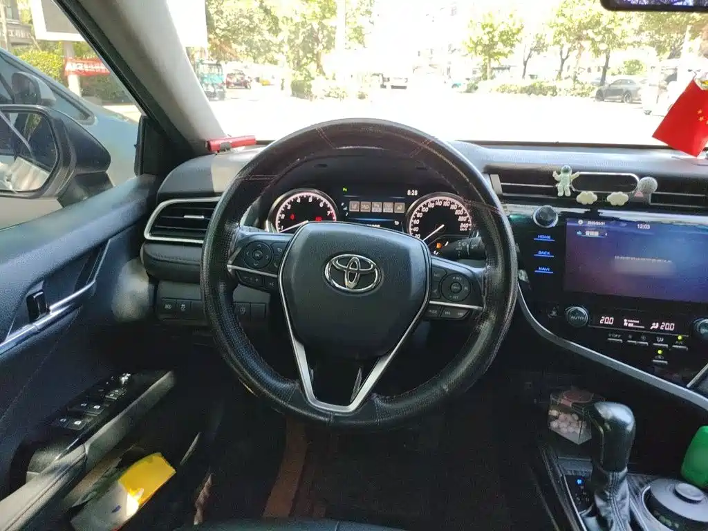 Toyota Camry — миниатюра 11