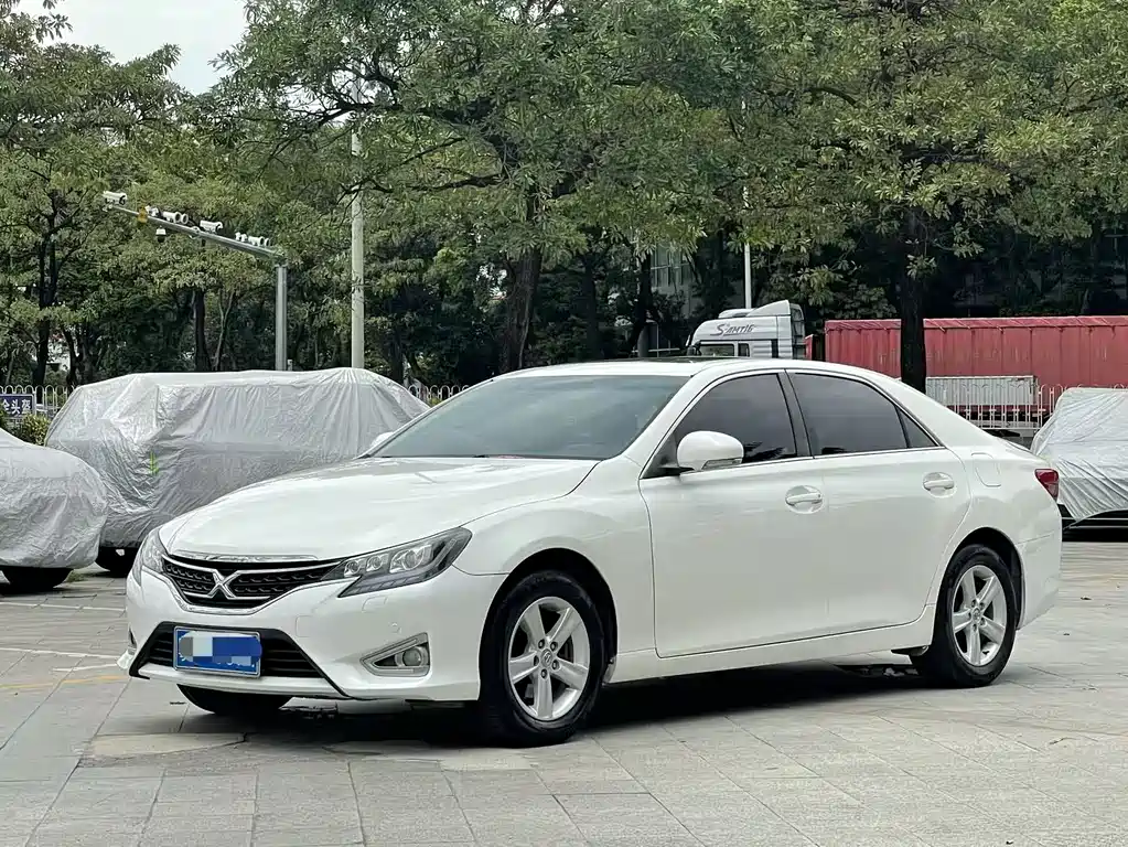Toyota Reiz 2015