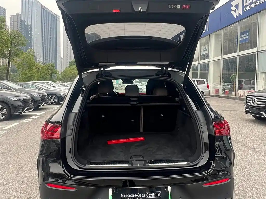 Mercedes-Benz EQE SUV — миниатюра 6