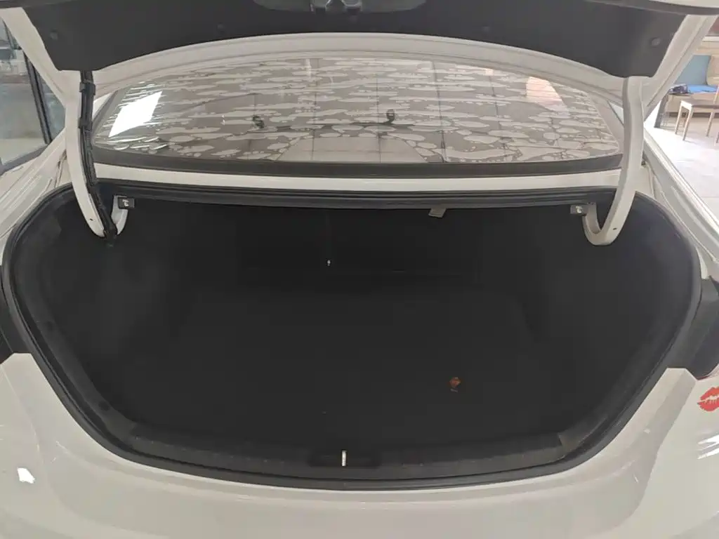 Hyundai Elantra — миниатюра 19