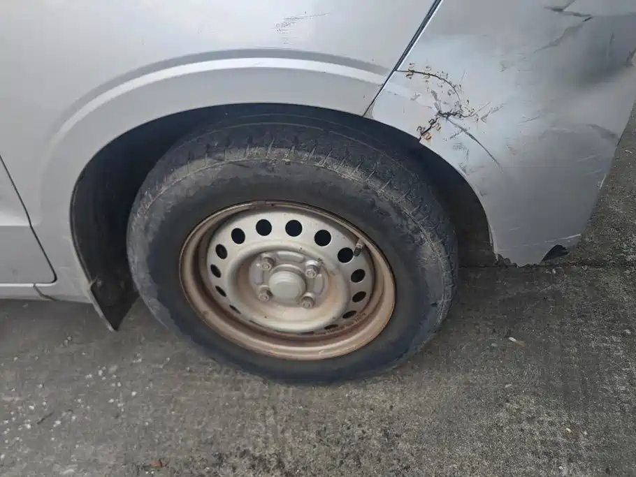 Wuling Hongguang V — миниатюра 6