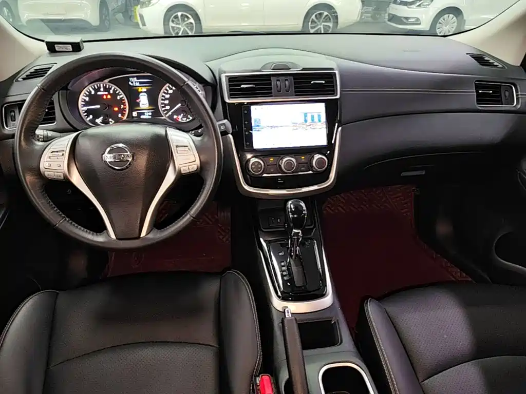 Nissan Tiida — миниатюра 14