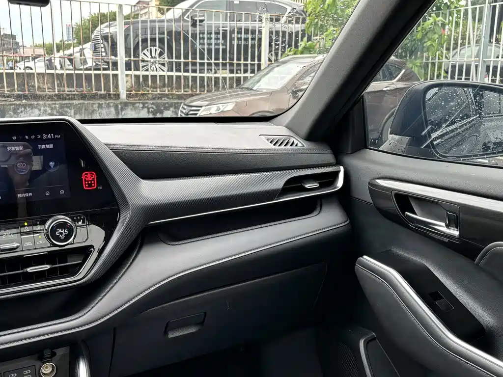 Toyota Crown Kluger — миниатюра 19