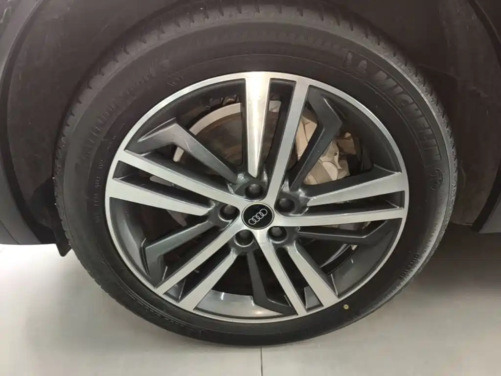 Audi Q5L — миниатюра 23