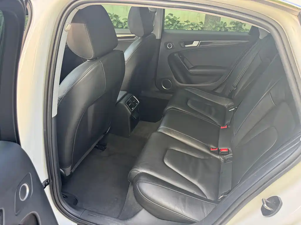 Audi A4L — миниатюра 7