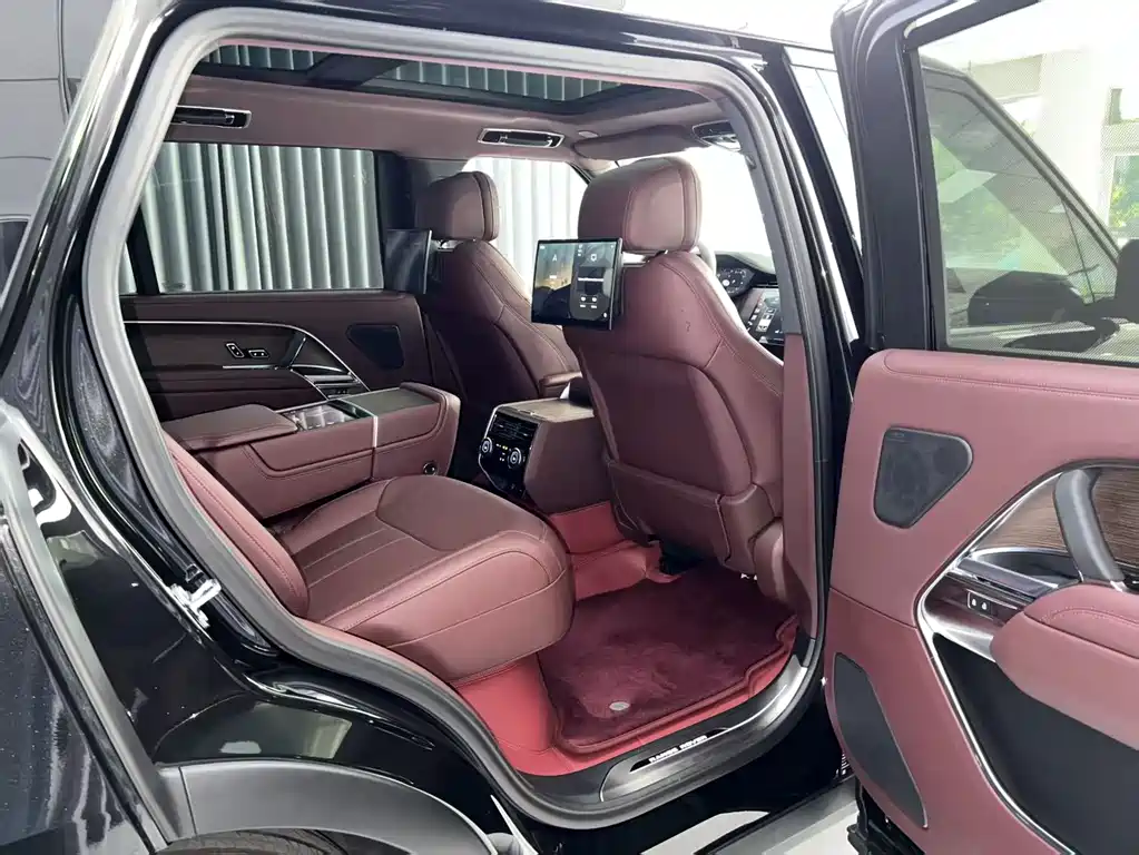 Land Rover Range Rover 2025 3.0 L6 400PS Long Wheelbase
