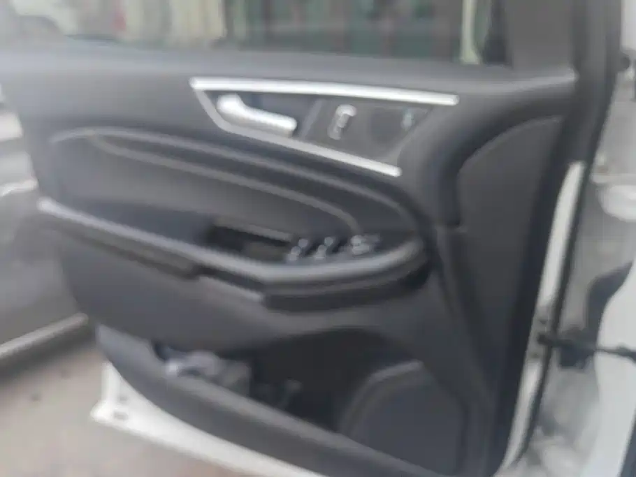 Ford Edge — миниатюра 7