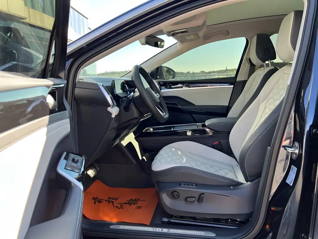 VOLKSWAGEN ID.6 CROZZ