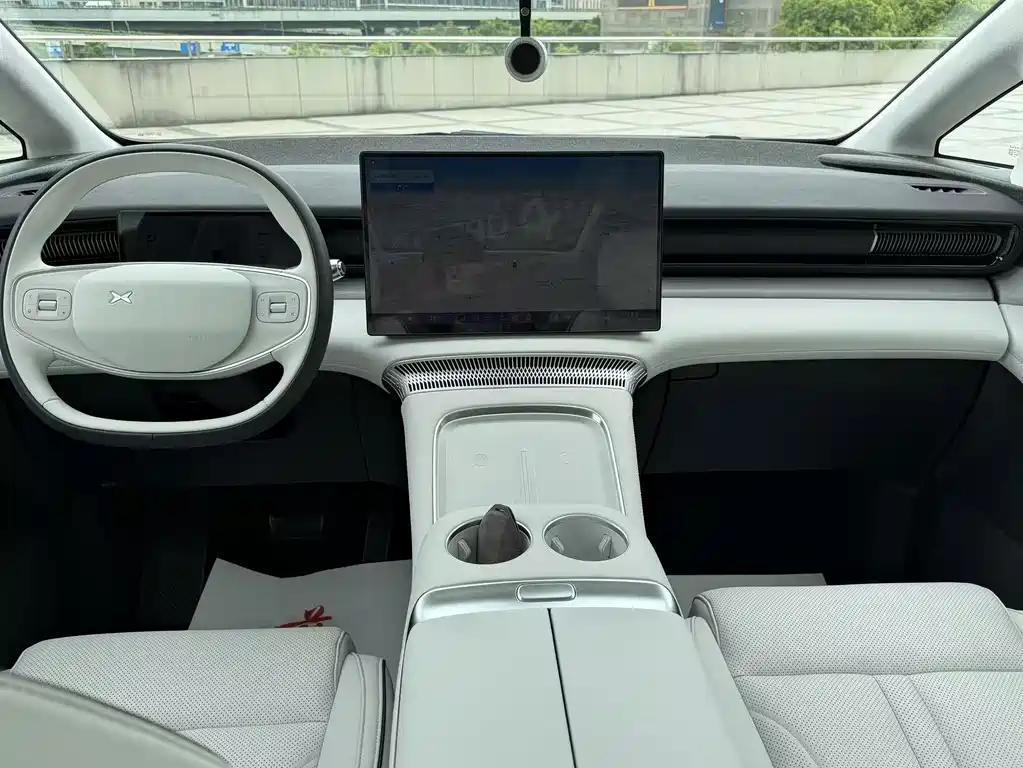 XPeng X9 — миниатюра 12