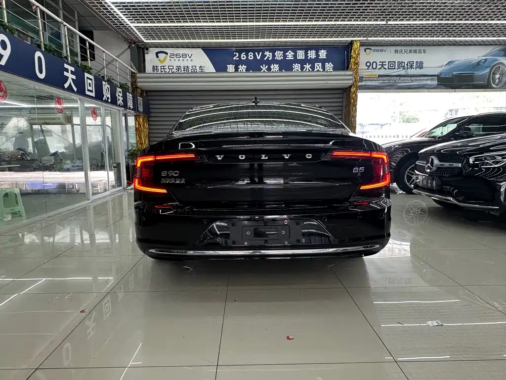 Volvo S90 — миниатюра 11