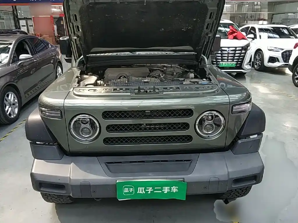 212 212 T01 — миниатюра 20