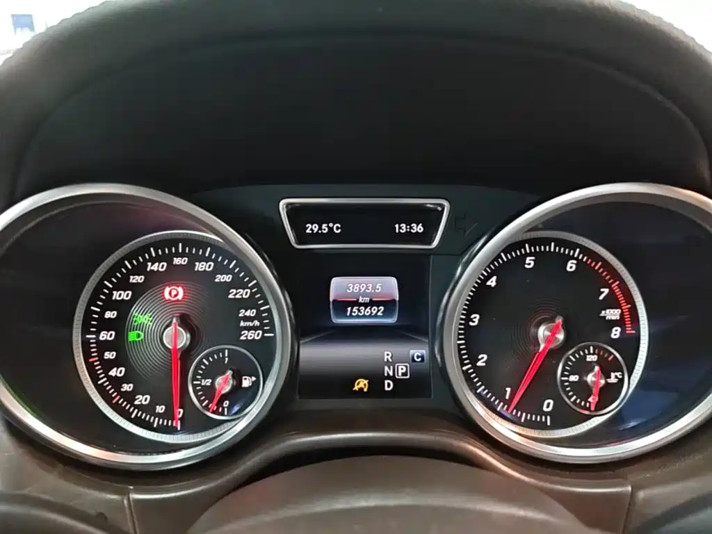Mercedes-Benz GLE (Import) — миниатюра 12