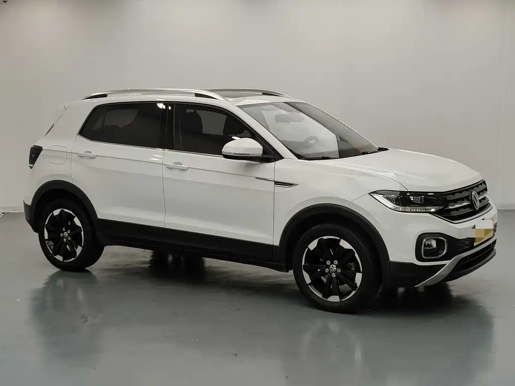 Volkswagen Tacqua 2021 1.5L AT Smart Connect