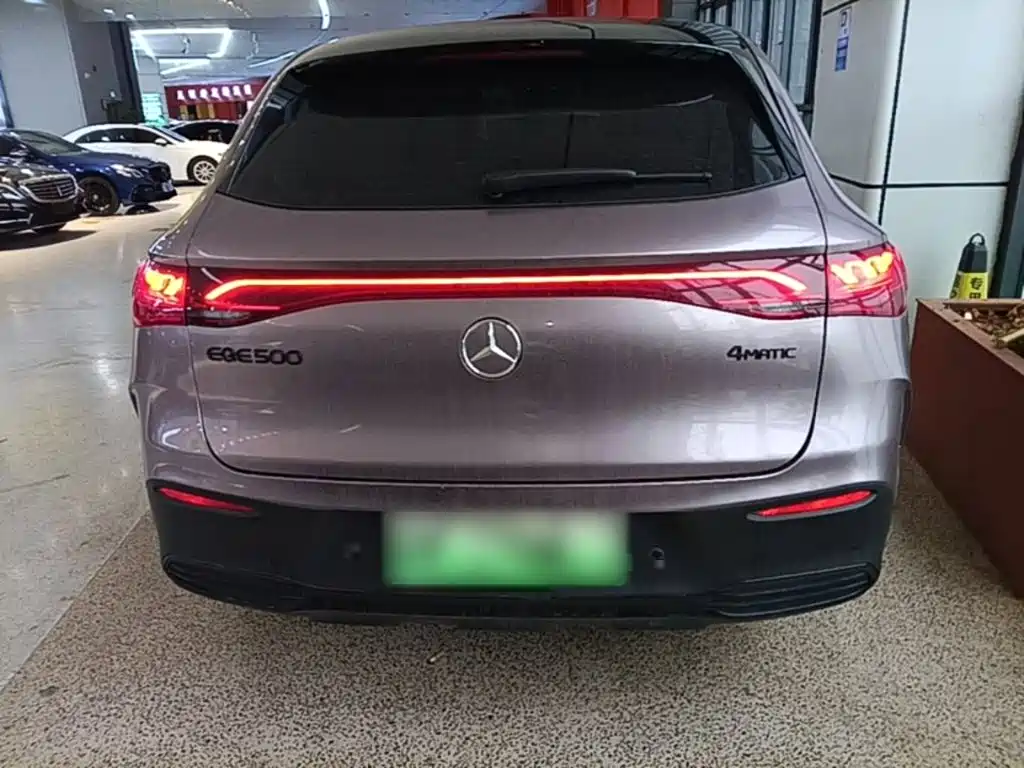 Mercedes-Benz EQE SUV — миниатюра 6