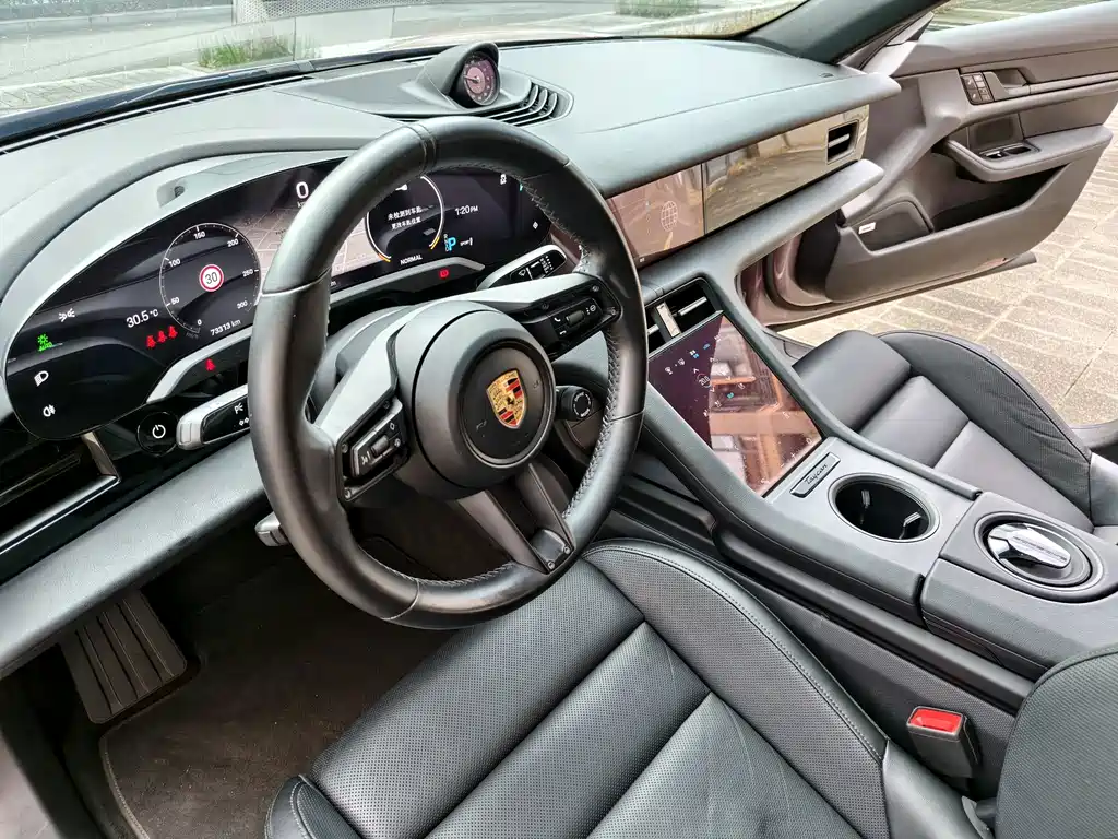 Porsche Taycan — миниатюра 9