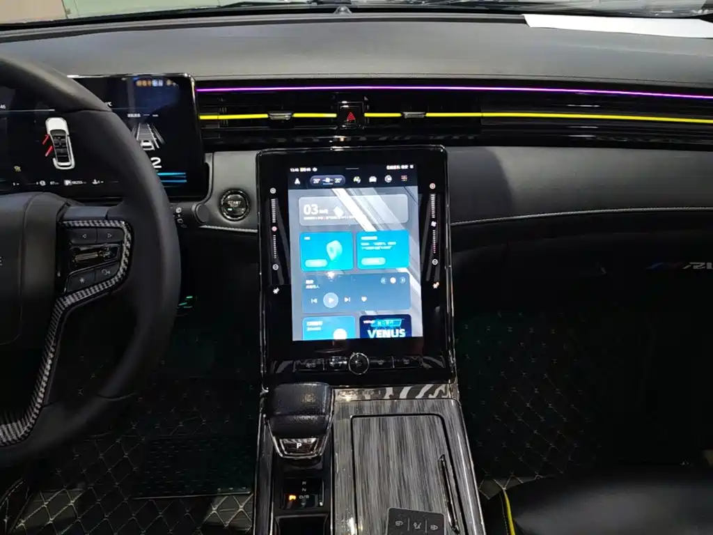 Roewe RX5 — миниатюра 13