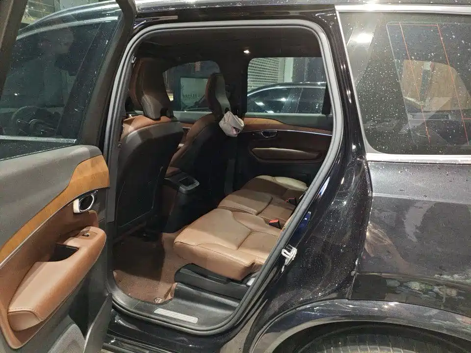 Volvo XC90 — миниатюра 8