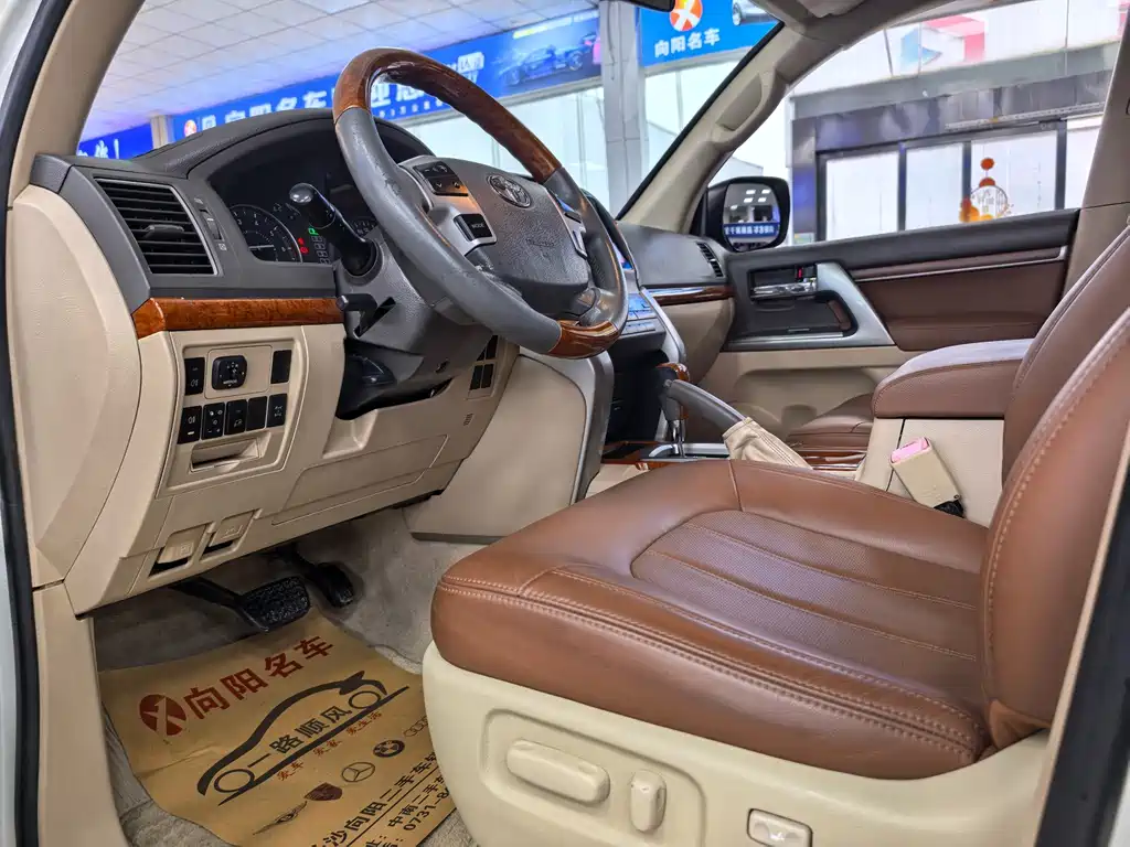 Toyota Land Cruiser — миниатюра 8