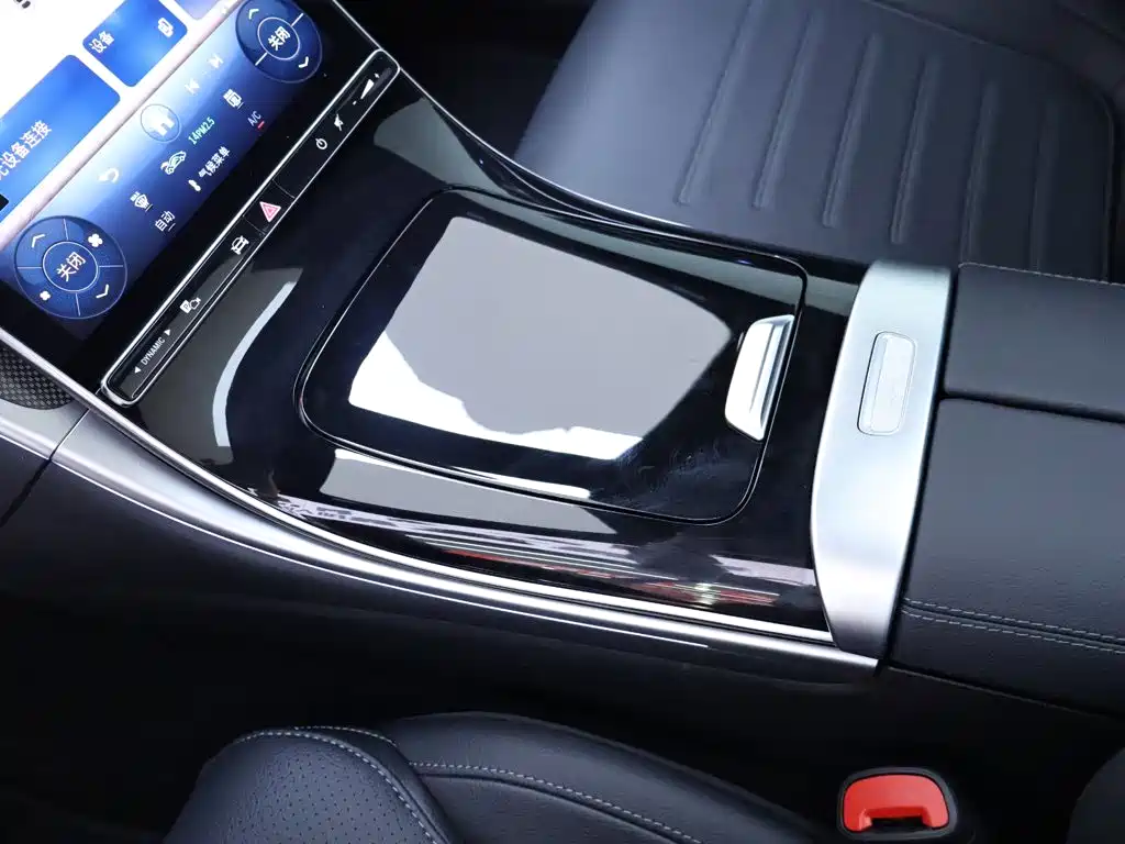 Mercedes-Benz C-Class — миниатюра 12