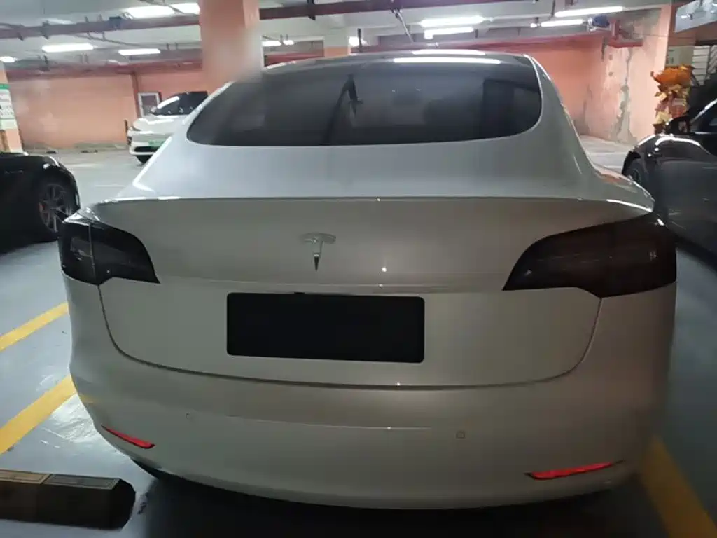 Tesla Model 3 — миниатюра 6