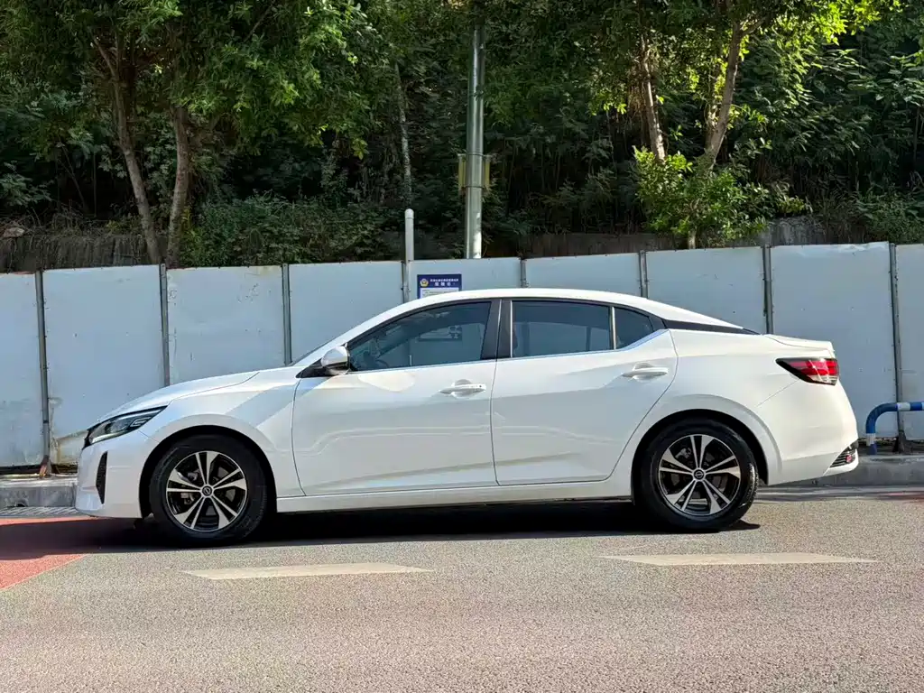 Nissan Sylphy — миниатюра 6