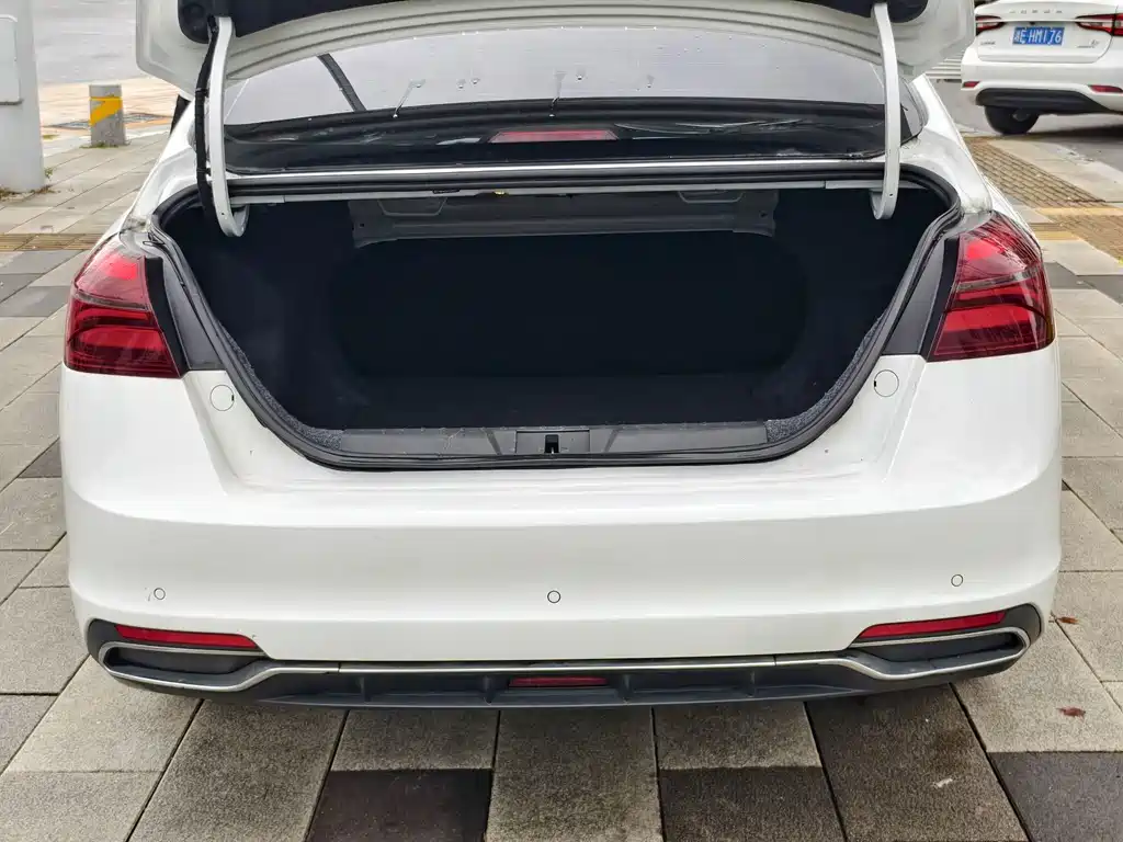 Geely Emgrand — миниатюра 17